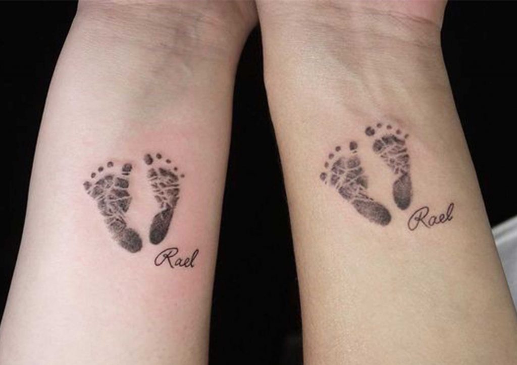 Top more than 82 footprint tattoos for moms best in.cdgdbentre